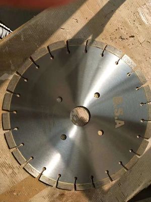 Cuchilla de corte de granito de 350 mm de diámetro 40 mm de forma de segmento para la división precisa de bloques