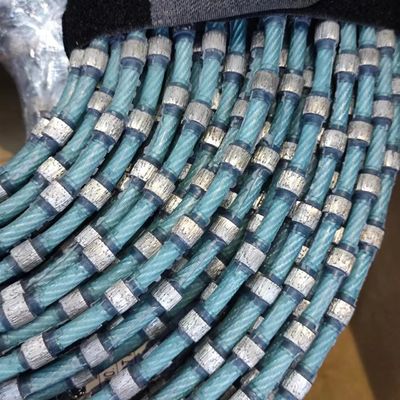 Cortar una sierra de alambre de diamante de plástico de 8,3 mm para cuadrar y perfilar bloques de granito