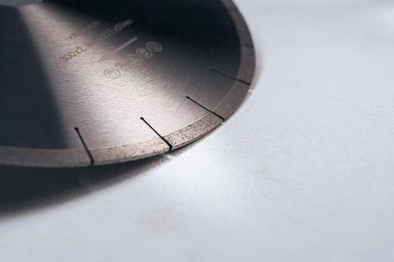 Cuchilla de sierra de diamante de porcelana de 350 mm con ranura en U de 14' para ventaja de nitidez de corte de diamantes