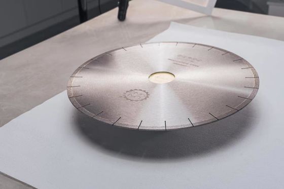 Cuchilla de sierra de diamante de porcelana de 350 mm con ranura en U de 14' para ventaja de nitidez de corte de diamantes