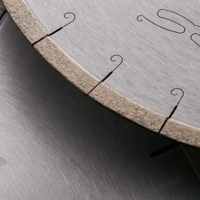 Presión en frío 350 mm J-Slot Diamond Segment Saw Blade para el corte de mármol de grado industrial