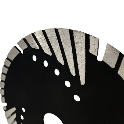 D230mm Cuchilla de sierra triangular corrugada con dientes de protección turbo para el corte de piedra