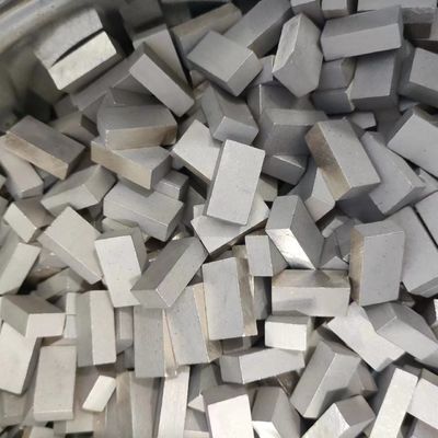 Corte de mármol de segmento de la capa de diamante de mediano duro de 1200 mm Disco único 24 * 8 * 13 mm