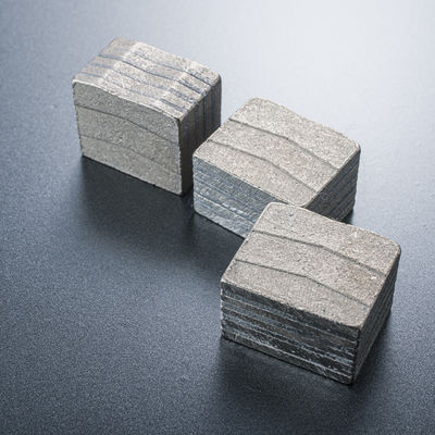 Segmento de diamante de tipo K de forma Sang de múltiples capas para Indonesia Altura del segmento 13/15/20 mm