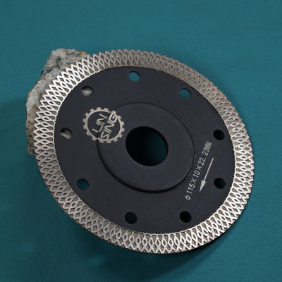 20/22.23/M14/25.4 Agujero interno D230MM X Mesh Turbo Cutting Blade Disc con proceso de soldadura por láser