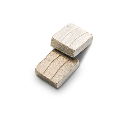 Segmentos de punta de diamante de varias capas para el corte de bloques de piedra de granito húmedo en sierra de cuchillas múltiples