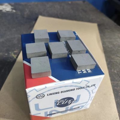 Long Life Flat Shape Diamond Segment para herramientas de corte de piedra basáltica de 1200 mm 24 * 8 * 20 mm