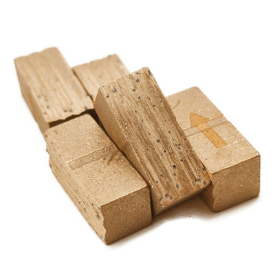 Enlace de hierro y enlace de cobalto Segmento de hoja única de 1600 mm para el corte de mármol blanco de Vietnam