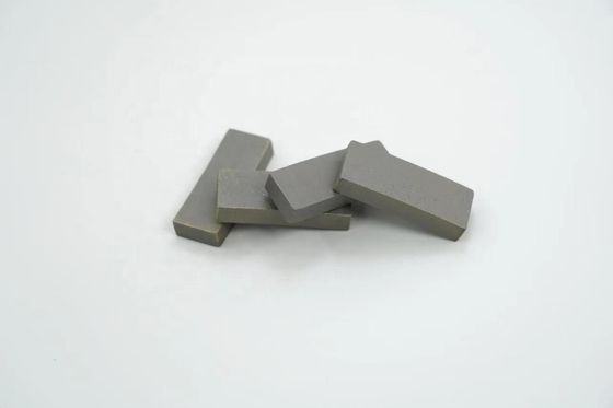 Segmento de diamante en forma de ARC para herramienta de hoja de sierra de 600 mm en Indonesia Corte de andesita