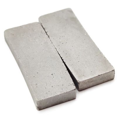 Segmento de diamante en forma de ARC para herramienta de hoja de sierra de 600 mm en Indonesia Corte de andesita