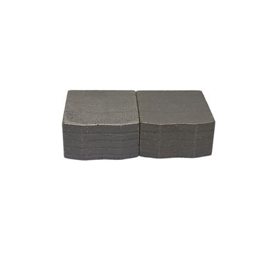 Segmento de diamante caliente para granito blando con estrecho espacio de corte y reducción de desechos de piedra