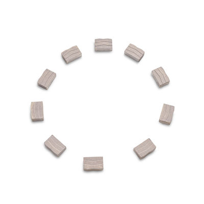 Segmento de diamante de granito duradero de forma M de 24*7,6/8,4*15 mm para cuchilla multi-cortadora de 6,5 mm