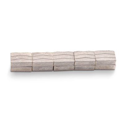 Segmento de diamante de granito duradero de forma M de 24*7,6/8,4*15 mm para cuchilla multi-cortadora de 6,5 mm