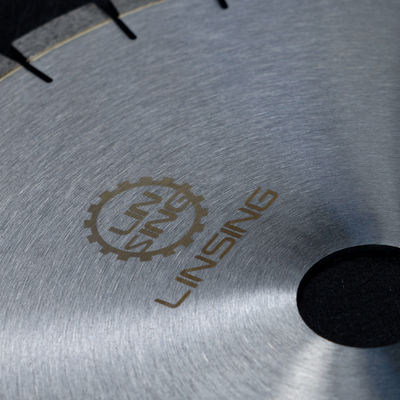 Soldadura de alta frecuencia de 350 mm Lamina de sierra de diamante para cortar granito en la máquina de sierra de puente