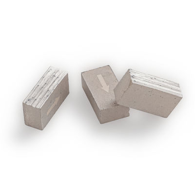 Forma de sándwich de ventilador D300-3500 Segmentos de diamantes para el corte de mármol 24 * 8 * 13 mm de hoja única