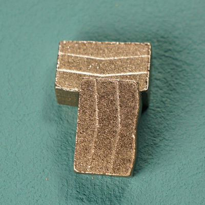 Altura del segmento 13/15/20mm 450mm Máquina de prensado en frío húmedo de segmento de diamante en Indonesia