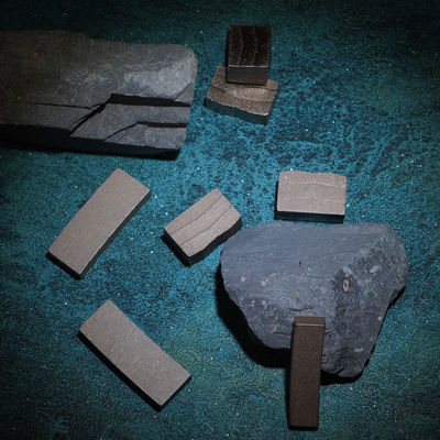 Altura del segmento 13/15/20mm 450mm Máquina de prensado en frío húmedo de segmento de diamante en Indonesia