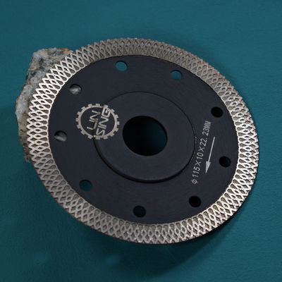 5/8in Arbor Tamaño 105MM 115MM Turbo Diamond Cutting Saw Blade con acero de aleación de polvo de diamantes