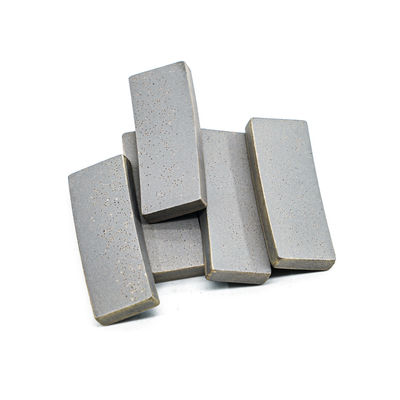 Segmento de diamante sinterizado para el corte de piedra de lava indonesia con alta frecuencia