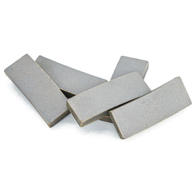 Segmentos de diamantes de larga duración para herramientas de corte de piedra de lava de 1000 mm en diseño sinterizado