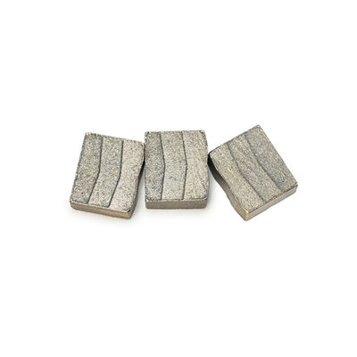 Segmentos de diamantes de polvo metálico para herramientas de corte de piedra sinterizada de alto costo y alto rendimiento