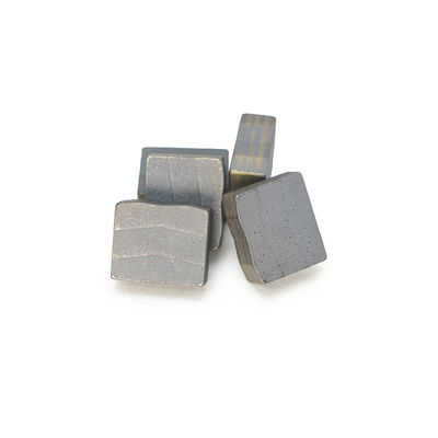Segmentos de diamantes de polvo metálico para herramientas de corte de piedra sinterizada de alto costo y alto rendimiento