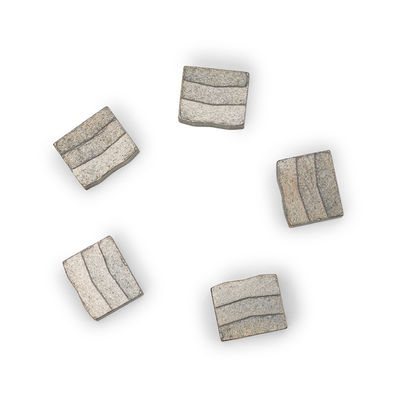 Segmentos de diamantes de polvo metálico para herramientas de corte de piedra sinterizada de alto costo y alto rendimiento