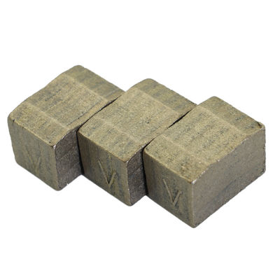 OEM soportado Segmentos de diamantes de cuchillas triples para el corte de piedras mineras 22*15.6/16.4*15mm