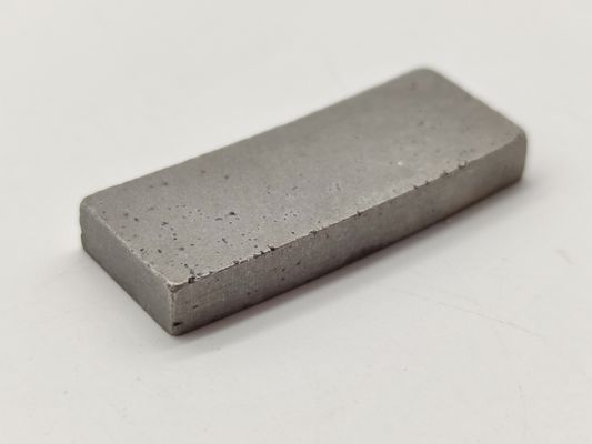 Segmento de diamante de tipo multicapa para el corte de basalto en Indonesia 450 mm 1200 mm 1600 mm