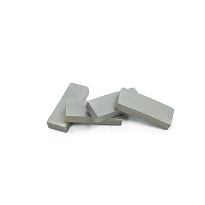 40*7*15MM Segmento de diamante para la máquina de soldadura de cuchillas de sierra de diamante con soldadura de alta frecuencia