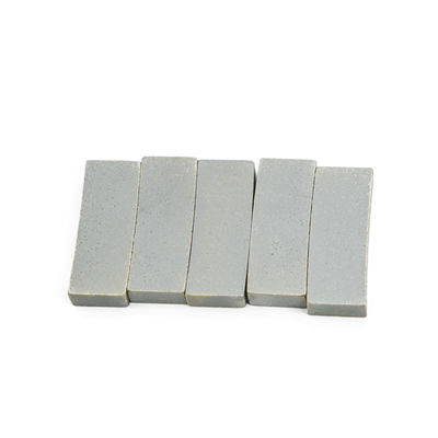 40*7*15MM Segmento de diamante para la máquina de soldadura de cuchillas de sierra de diamante con soldadura de alta frecuencia