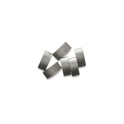 Segmentos de diamantes de larga duración con forma de segmento de capa para la construcción de brocas centrales