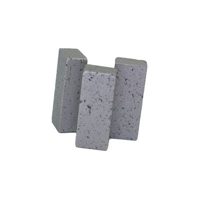 20*4.8/5.4*8mm Segmento de sierra de banda de polvo de metal de diamante para cortar piedra de granito dura media