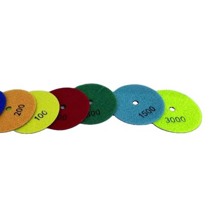Granito Mármol Diamante Resina Polishing Pad Papel de arena húmedo Blanco Buff 3 Paso Pad 100mm 125mm Herramienta