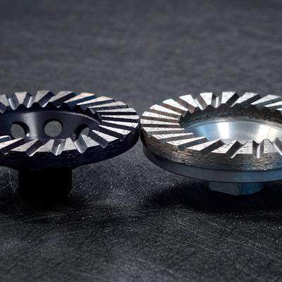 40/50 Grit 4 pulgadas Ruedas de copa de molienda de diamantes con agente de unión de metales