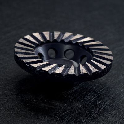 40/50 Grit 4 pulgadas Ruedas de copa de molienda de diamantes con agente de unión de metales