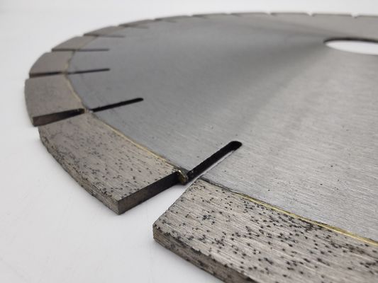 Buena resistencia al desgaste 350 mm U Cuchilla de sierra de diamante para cortar granito
